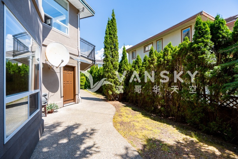 250903200651_1751 Hampton Drive Coquitlam-41.jpg